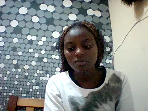 Snapshot of liligal chatting on June 20, 8:52 am liligal online show from June 20, 8:52 am