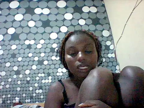 Snapshot of liligal chatting on June 17, 7:57 pm liligal online show from June 17, 7:57 pm