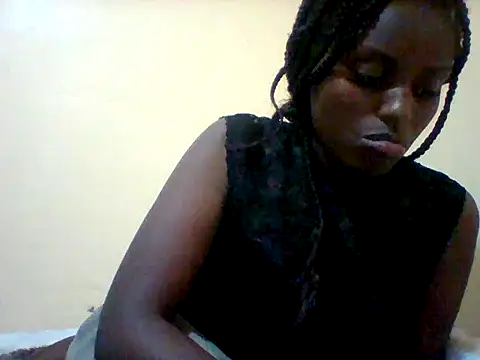 Snapshot of liligal chatting on May 17, 7:58 pm liligal online show from May 17, 7:58 pm