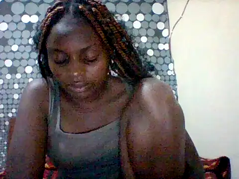Snapshot of liligal chatting on June 12, 7:33 pm liligal online show from June 12, 7:33 pm