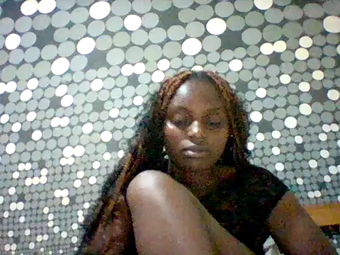 Snapshot of liligal chatting on June 13, 7:34 pm liligal online show from June 13, 7:34 pm