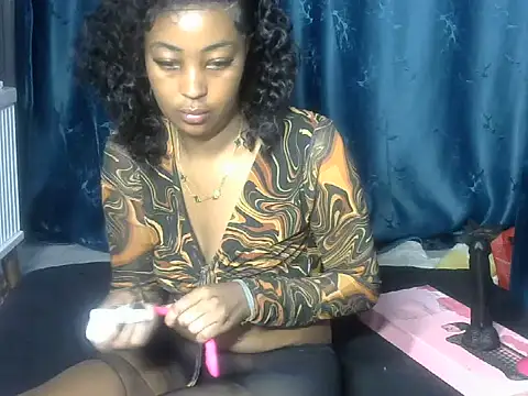 petite lexiiivv online show from June 22, 7:16 am