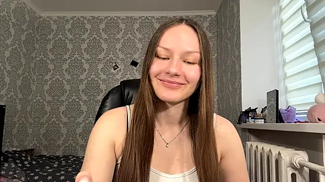 Snapshot of ShaylaChong chatting on June 10, 4:13 am ShaylaChong online show from June 10, 4:13 am