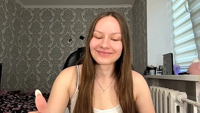 Snapshot of ShaylaChong chatting on June 14, 4:35 am ShaylaChong online show from June 14, 4:35 am