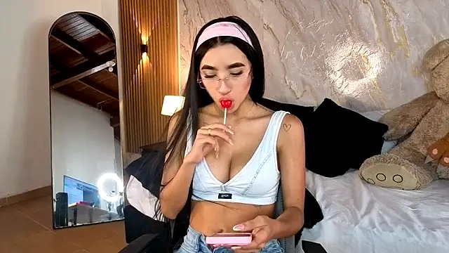 Snapshot of Secret_Ashley chatting on June 11, 7:22 pm Secret Ashley online show from June 11, 7:22 pm