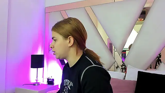 AliceCruzz online show from May 28, 11:49 am