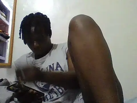 Snapshot of yourdreamgirlT chatting on June 4, 12:48 am yourdreamgirlT online show from June 4, 12:48 am