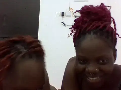 sexybaddies20 online show from June 10, 9:49 pm