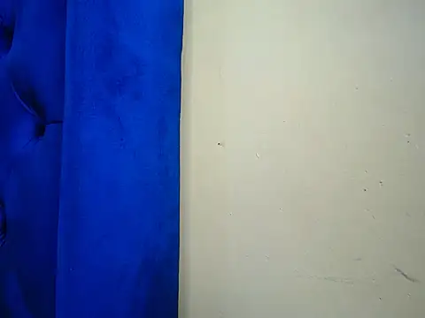 Petitebaibe23 online show from May 22, 1:36 am