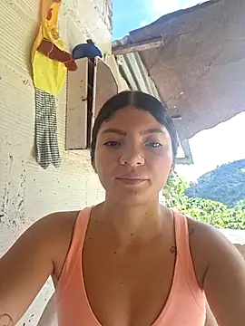 Snapshot of Bella_Jane_hot chatting on June 14, 3:13 pm Bella Jane hot online show from June 14, 3:13 pm