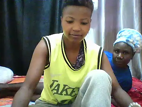 Snapshot of Bambybeauty2 chatting on July 9, 8:15 am Bambybeauty2 online show from July 9, 8:15 am