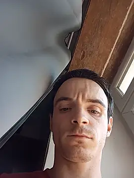 Snapshot of thomsnapchaud chatting on June 25, 12:43 pm thomsnapchaud online show from June 25, 12:43 pm