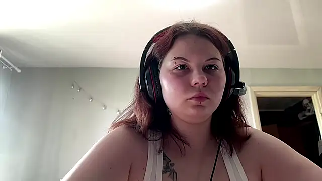 Snapshot of Redhair_girl chatting on May 28, 2:12 pm Redhair girl online show from May 28, 2:12 pm
