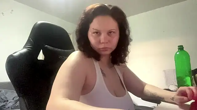 Snapshot of Redhair_girl chatting on June 24, 4:05 pm Redhair girl online show from June 24, 4:05 pm