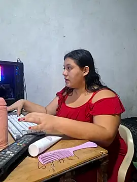 ParejaCurvy20 online show from June 28, 12:44 pm