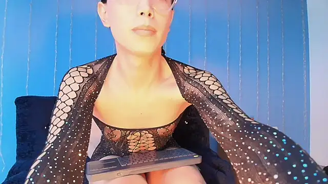 sally hot18 online show from May 27, 12:34 pm
