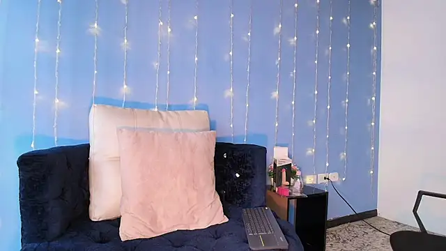 sally hot18 online show from June 3, 12:28 pm