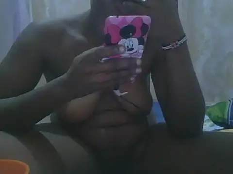 Snapshot of Queen_Zuri chatting on June 9, 6:42 pm Queen Zuri online show from June 9, 6:42 pm