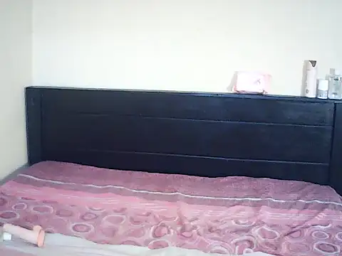 BustieLaura online show from July 17, 5:48 am