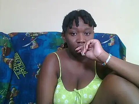 LunaCharm2 online show from June 18, 5:06 am