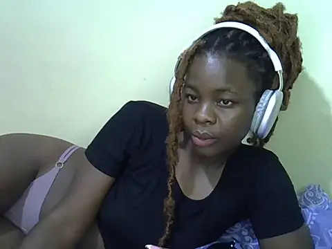 Snapshot of nyla_shal chatting on June 16, 9:42 am nyla shal online show from June 16, 9:42 am