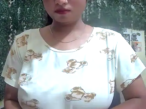 Snapshot of shallykaur chatting on May 26, 4:10 am shallykaur online show from May 26, 4:10 am