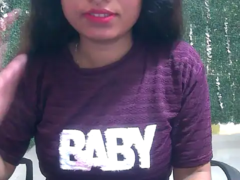 Snapshot of shallykaur chatting on June 10, 3:41 am shallykaur online show from June 10, 3:41 am