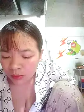 Snapshot of Loleml01 chatting on May 18, 5:56 am Loleml01 online show from May 18, 5:56 am