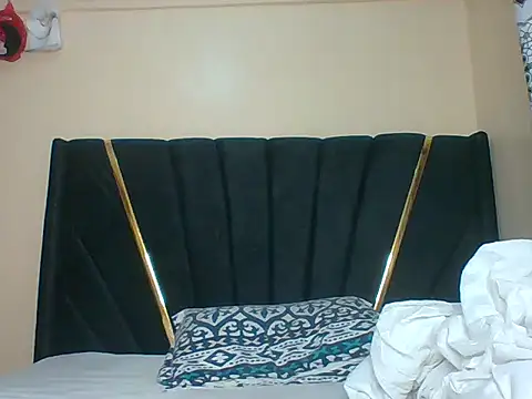 petite cuteass online show from May 22, 3:15 am