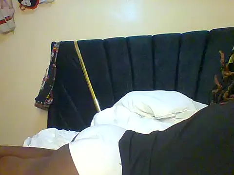 petite cuteass online show from May 20, 7:55 pm