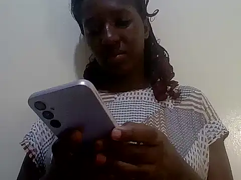 Snapshot of Sexy-chocolate2 chatting on June 12, 12:25 pm Sexy-chocolate2 online show from June 12, 12:25 pm