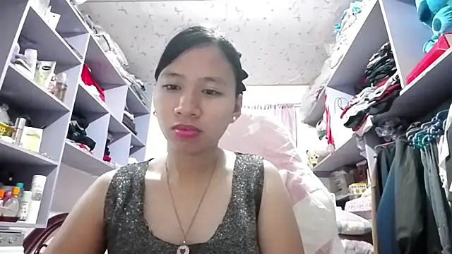 Snapshot of JoyeAmesbury chatting on June 16, 1:00 pm JoyeAmesbury online show from June 16, 1:00 pm