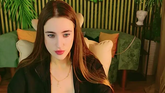 MadisonRen online show from May 18, 8:52 am