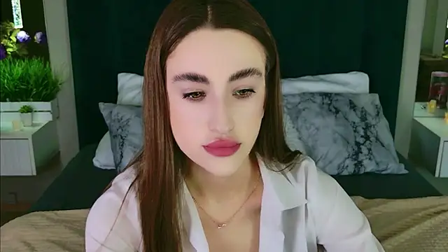 MadisonRen online show from June 14, 11:00 am