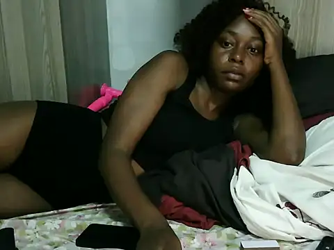 Snapshot of princess_aishy chatting on June 4, 4:39 am princess aishy online show from June 4, 4:39 am
