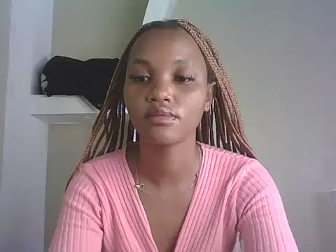 PrettyT5 online show from July 6, 9:38 am
