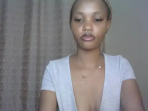 PrettyT5 online show from June 25, 7:52 pm