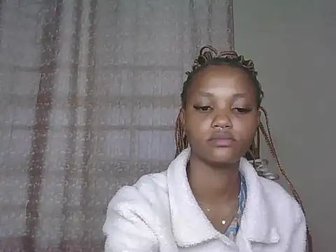 PrettyT5 online show from June 28, 5:47 am
