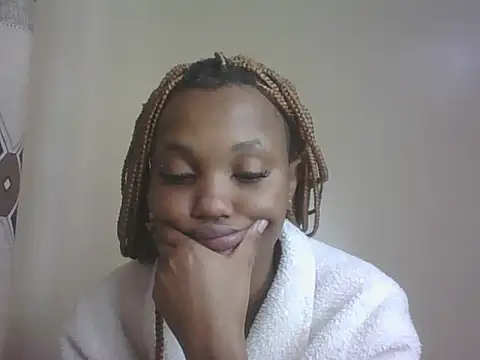 PrettyT5 online show from July 15, 12:45 pm