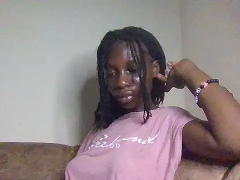 Snapshot of miss_petite0 chatting on May 23, 6:56 am miss petite0 online show from May 23, 6:56 am