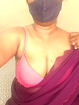 Snapshot of MISS-LOVEV chatting on July 13, 5:40 am MISS-LOVEV online show from July 13, 5:40 am