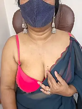 Snapshot of MISS-LOVEV chatting on July 5, 12:37 am MISS-LOVEV online show from July 5, 12:37 am
