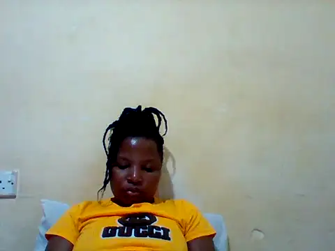 Snapshot of Camilla-Sweets chatting on June 25, 7:19 pm Camilla-Sweets online show from June 25, 7:19 pm