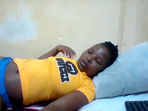 Snapshot of Camilla-Sweets chatting on June 8, 4:40 pm Camilla-Sweets online show from June 8, 4:40 pm