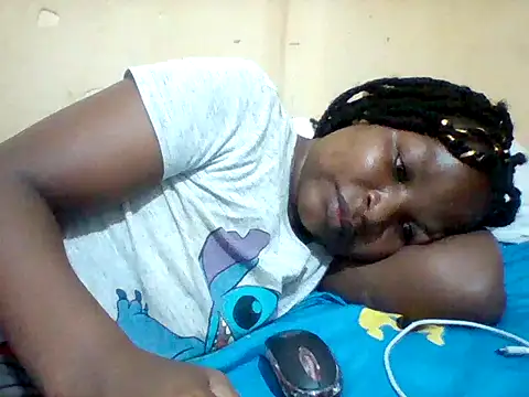 Snapshot of Camilla-Sweets chatting on May 20, 6:43 am Camilla-Sweets online show from May 20, 6:43 am
