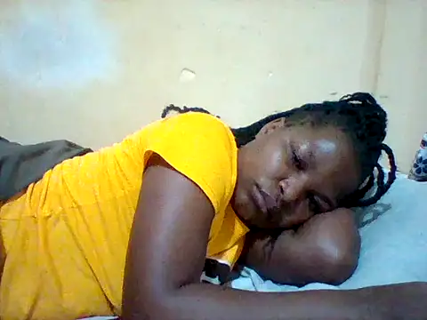 Snapshot of Camilla-Sweets chatting on June 15, 3:51 am Camilla-Sweets online show from June 15, 3:51 am