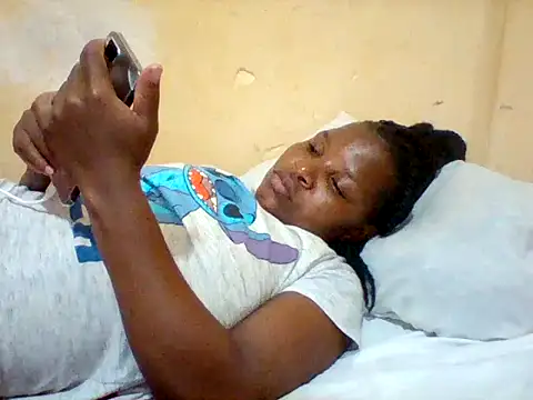 Snapshot of Camilla-Sweets chatting on June 22, 4:48 pm Camilla-Sweets online show from June 22, 4:48 pm