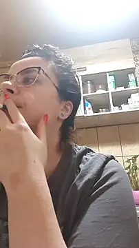 Snapshot of xmarshax chatting on December 19, 4:38 am xmarshax online show from December 19, 4:38 am