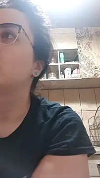 Snapshot of xmarshax chatting on December 18, 4:28 am xmarshax online show from December 18, 4:28 am