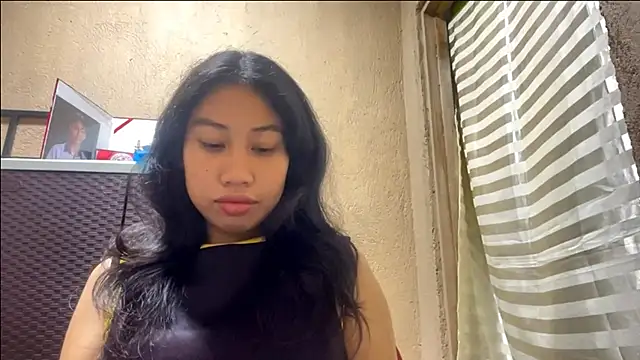 Snapshot of DimpleHabash chatting on May 19, 4:52 am DimpleHabash online show from May 19, 4:52 am